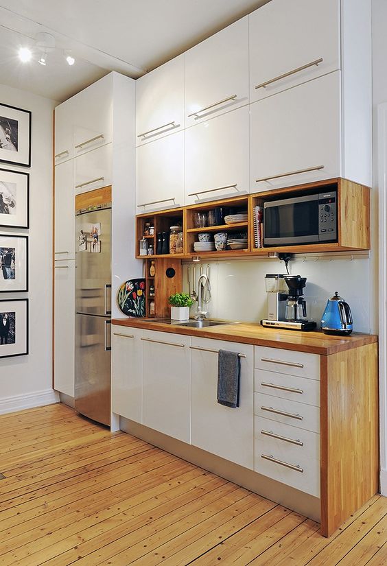 Mueble de cocina con cajones y hueco para microondas